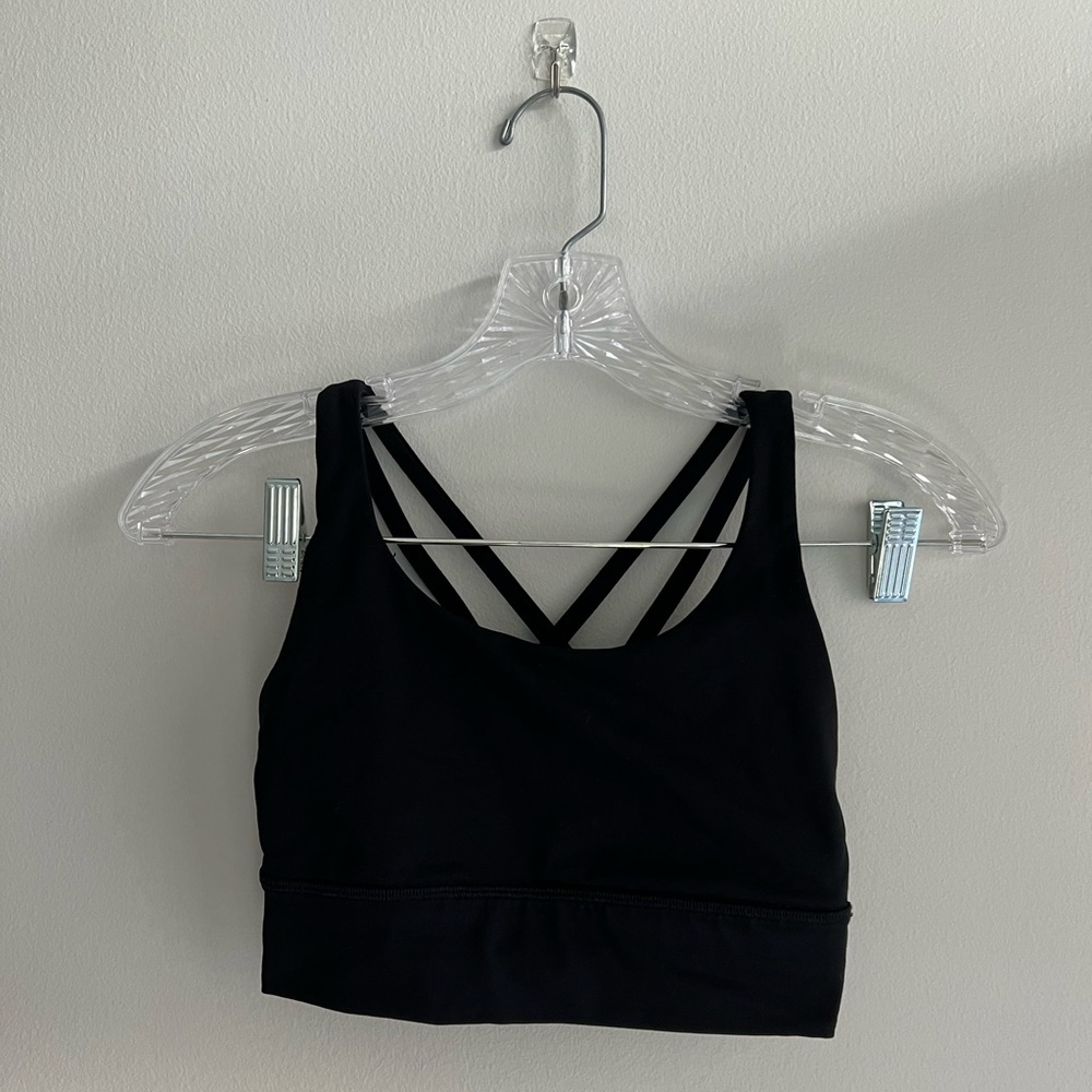 Black Lululemon sports bra